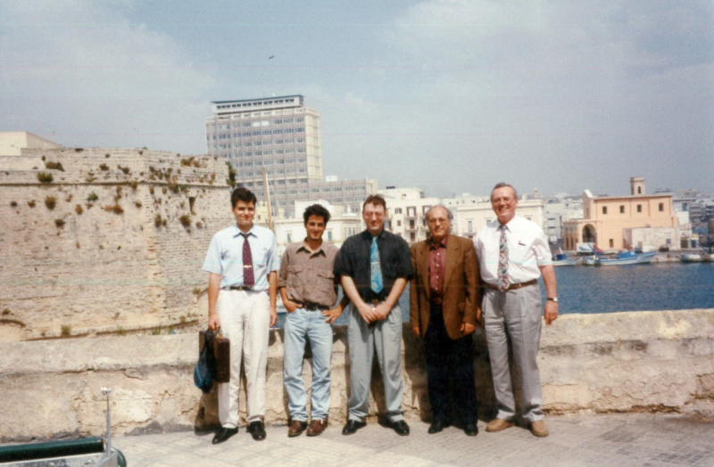 Édesapámmal és a Tecneco szűrőgyár tulajdonosával, valamint annak fiával - Collepasso (1993.)