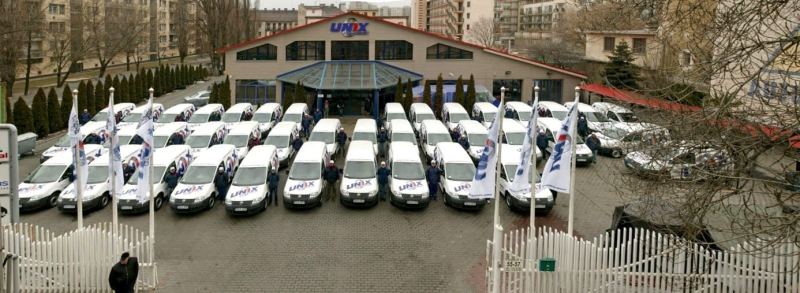 A kiszállítás fejlesztéséhez új VW Caddy autók, első 60 db-os beszerzés a cég életében (2006.)